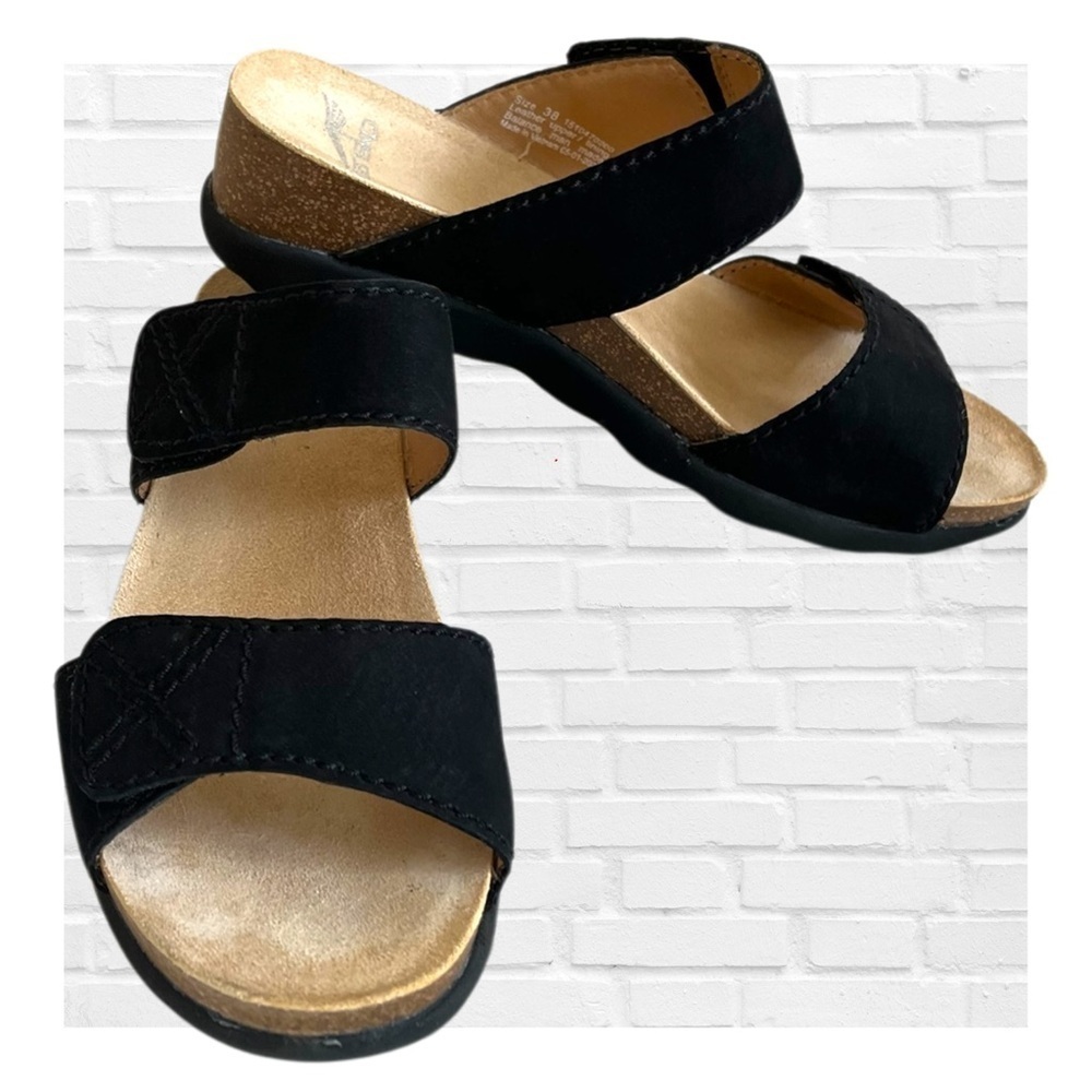 Dansko Maddy Black Strappy Leather Cork Sandals Size 38 US 7-7.5 Comfort Womens